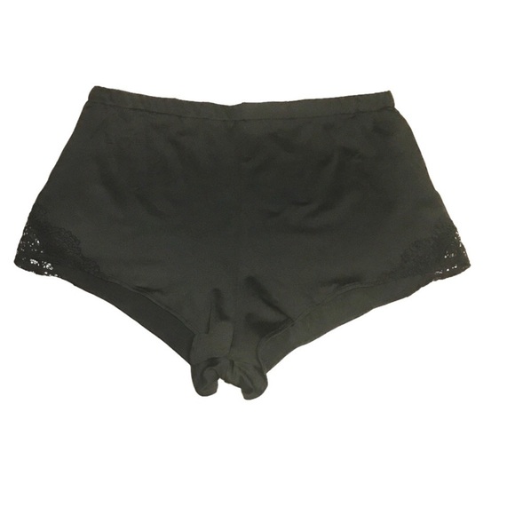 PLUS Size Black & Lace Cami Top & Shorts Lingerie set. - Picture 6 of 7